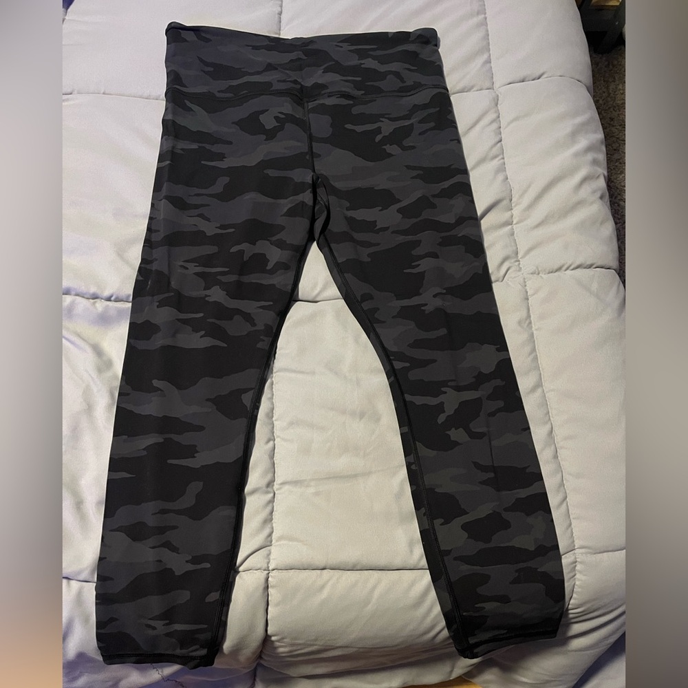 Elation 7/8 Camo tight, Size Large.